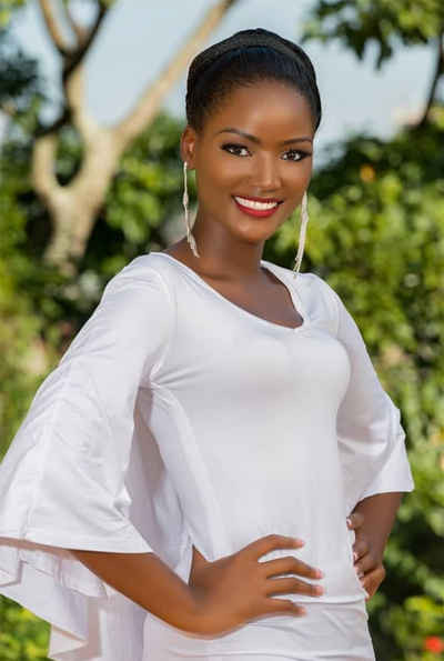 Quiin Abenakyo là người mẫu tại Uganda. Người đẹp sinh năm 1996 là thí sinh đầu tiên của Uganda vào Top 30 cuộc thi Hoa hậu Thế giới.