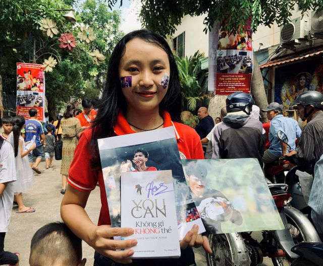 Quang Hải, Bùi Tiến Dũng, Đoàn Văn Hậu tặng sách truyền cảm hứng Hạt Giống Tâm Hồn - 6