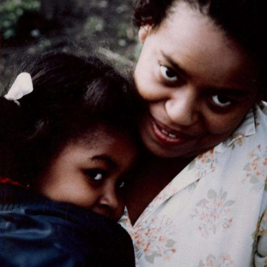 Đoạn trích độc quyền từ quyển hồi ký của Michelle Obama: Tình yêu của người mẹ - 5