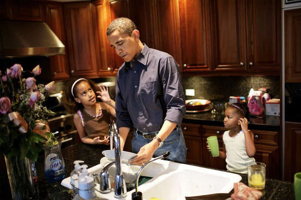  Cựu Tổng thống Obama: “Tôi không thể làm tổng thống cả đời nhưng tôi phải làm cha cả đời” - Ảnh 3.