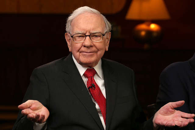 Tỷ phú Warren Buffett thành công nhờ đăng ký một lớp học của tác giả Đắc nhân tâm, ông khuyên người trẻ nào cũng nên làm như vậy - Ảnh 1.
