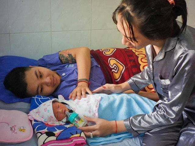 Người đàn ông Việt Nam đầu tiên mang bầu đã lâm bồn, hình ảnh cực dễ thương của em bé đặc biệt khiến dân mạng xuýt xoa - Ảnh 4.
