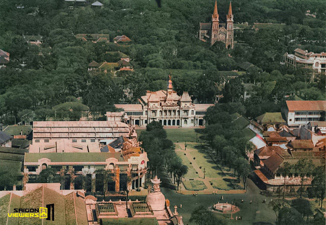 Bộ ảnh phục chế màu Sài Gòn 100 năm trước đang được chia sẻ chóng mặt trên mạng bởi màu xanh ở Nhà thờ Đức Bà nhìn mới đẹp và lạ làm sao - Ảnh 4.
