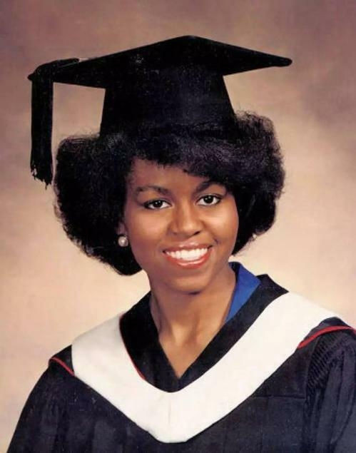 Michelle Obama trong lễ tốt nghiệp trường Luật của Đại học Harvard. Ảnh: ES.