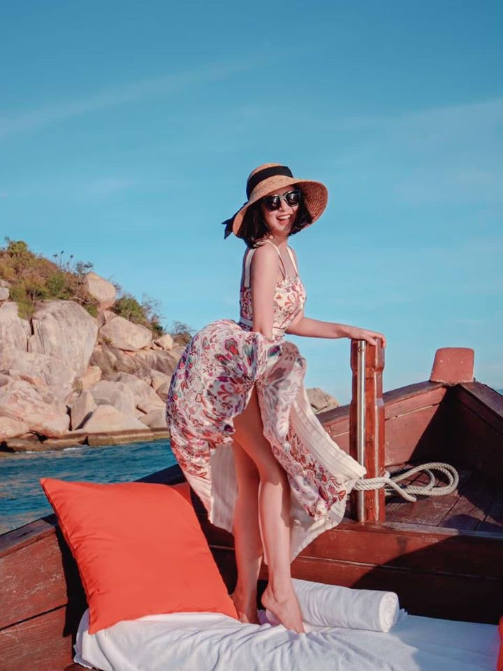 Hoa hậu Mai Phương Thuý, Ngọc Hân táo bạo bất ngờ với ảnh áo tắm, bán nude - 19