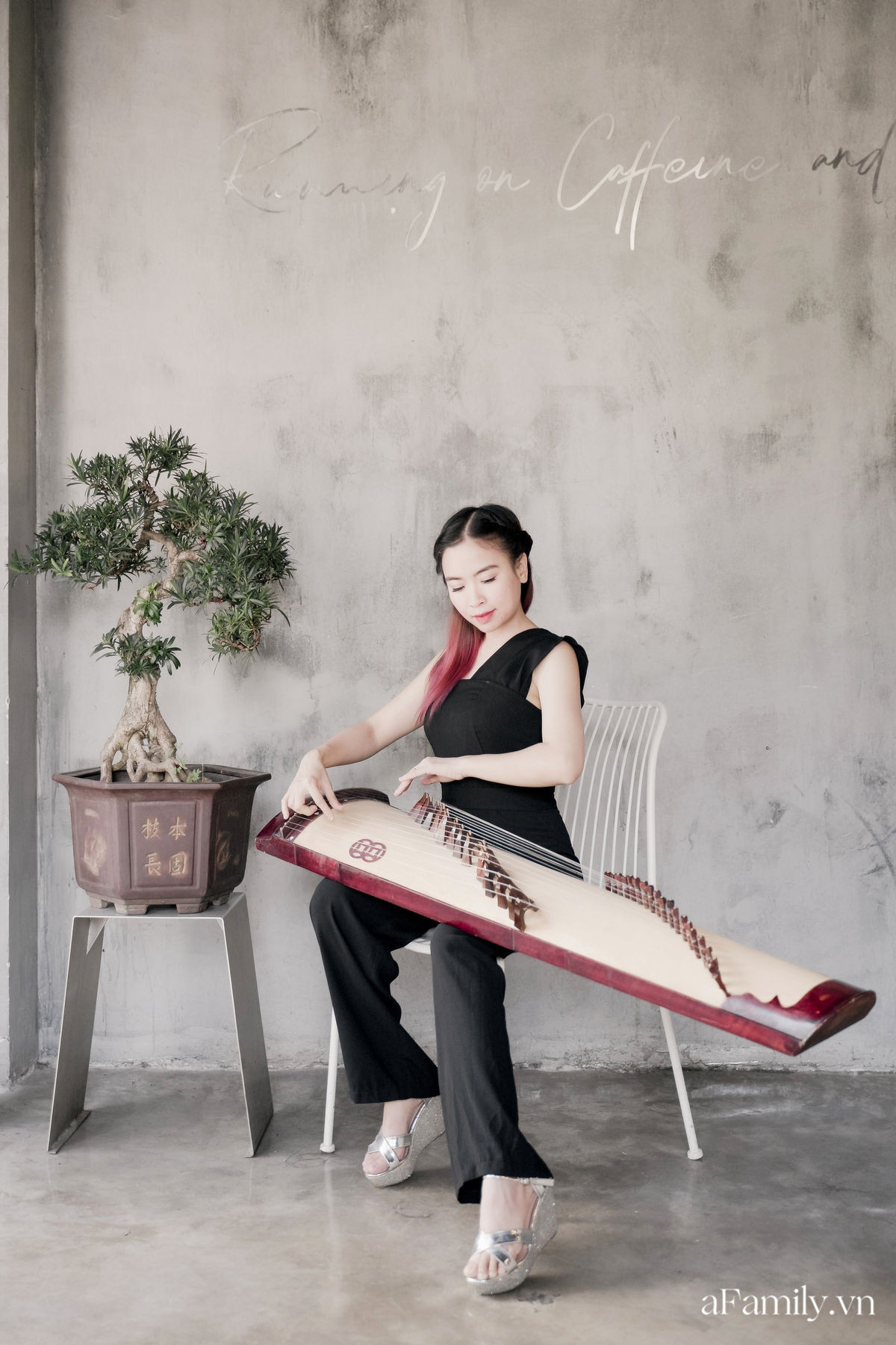 Đinh Khánh Ly: Từ một đứa trẻ trầm cảm trở thành cô giáo dạy đàn, là nhạc sĩ kiêm giám đốc thu nhập vài trăm triệu mỗi tháng tất cả đều là hành trình dài khó ai ngờ - Ảnh 4.