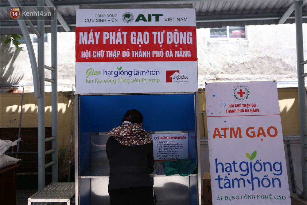 ATM gạo ứng dụng trí tuệ nhân tạo tại Đà Nẵng: Gọi điện hẹn trước 30 phút, nhận diện đúng người nghèo mới nhả gạo - Ảnh 3.