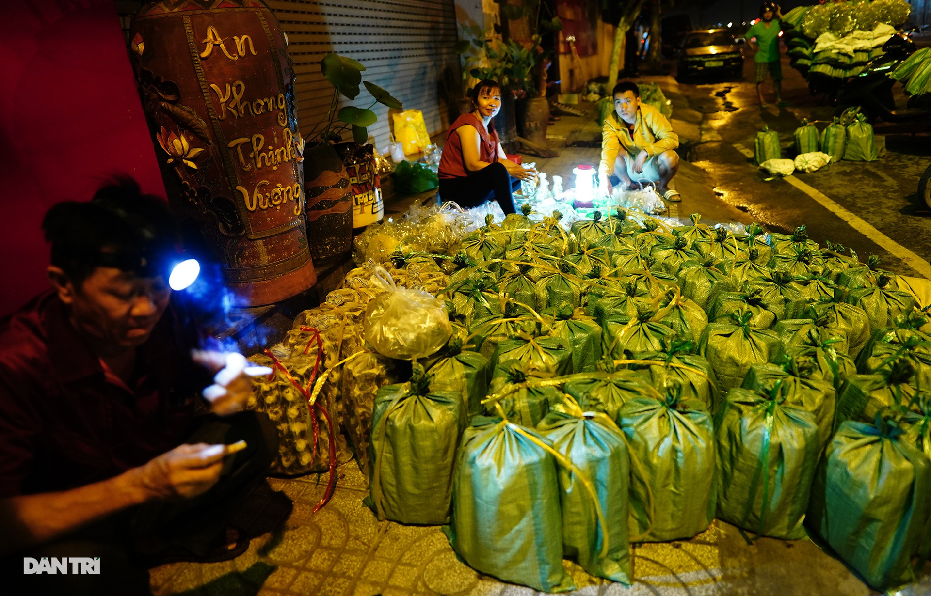 Chợ côn trùng ở Sài Gòn ngày họp 2 tiếng, tan trước hừng đông - 1