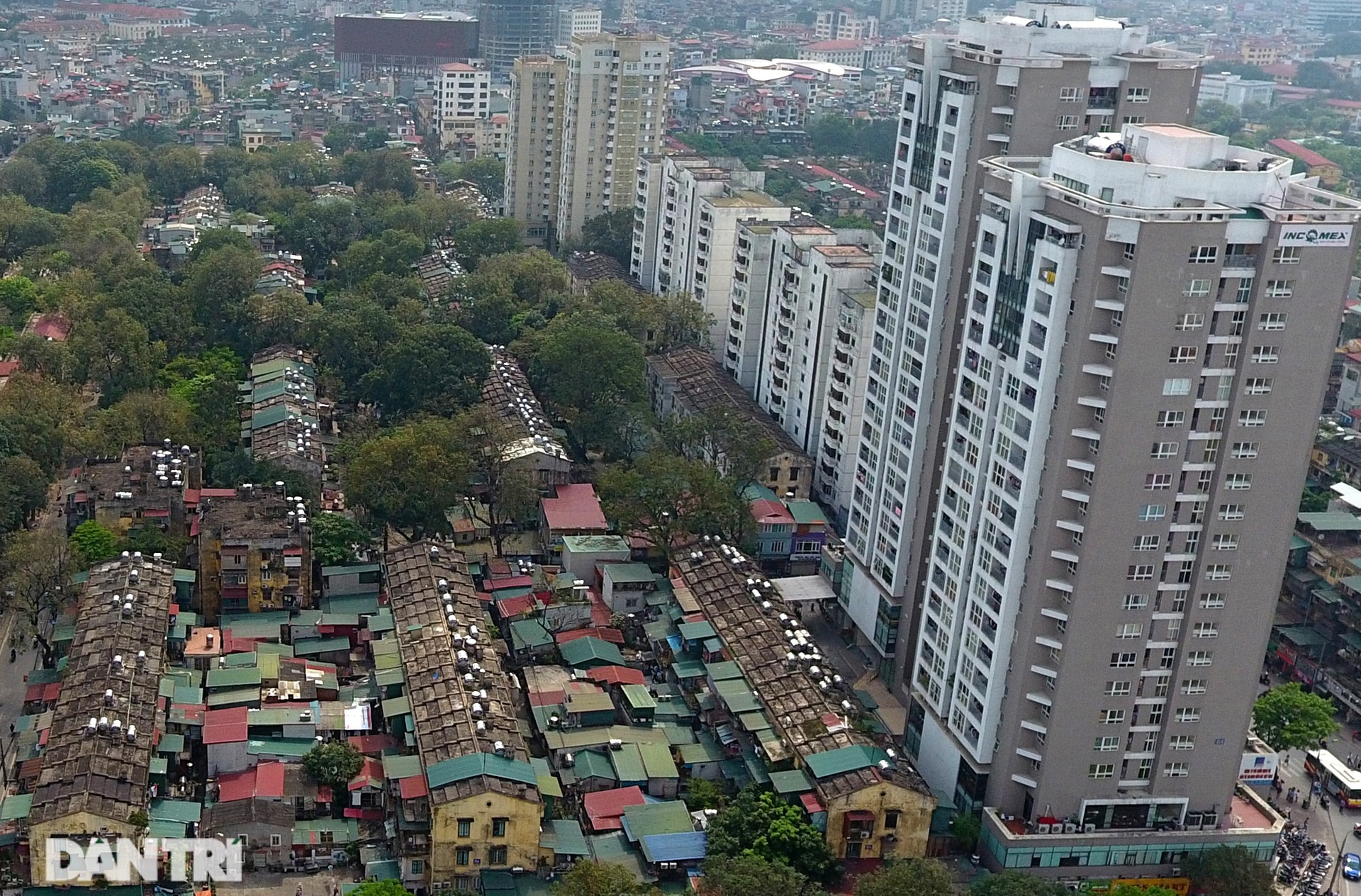 Nét hiện đại và xưa cũ trong không gian kiến trúc Hà Nội - 10