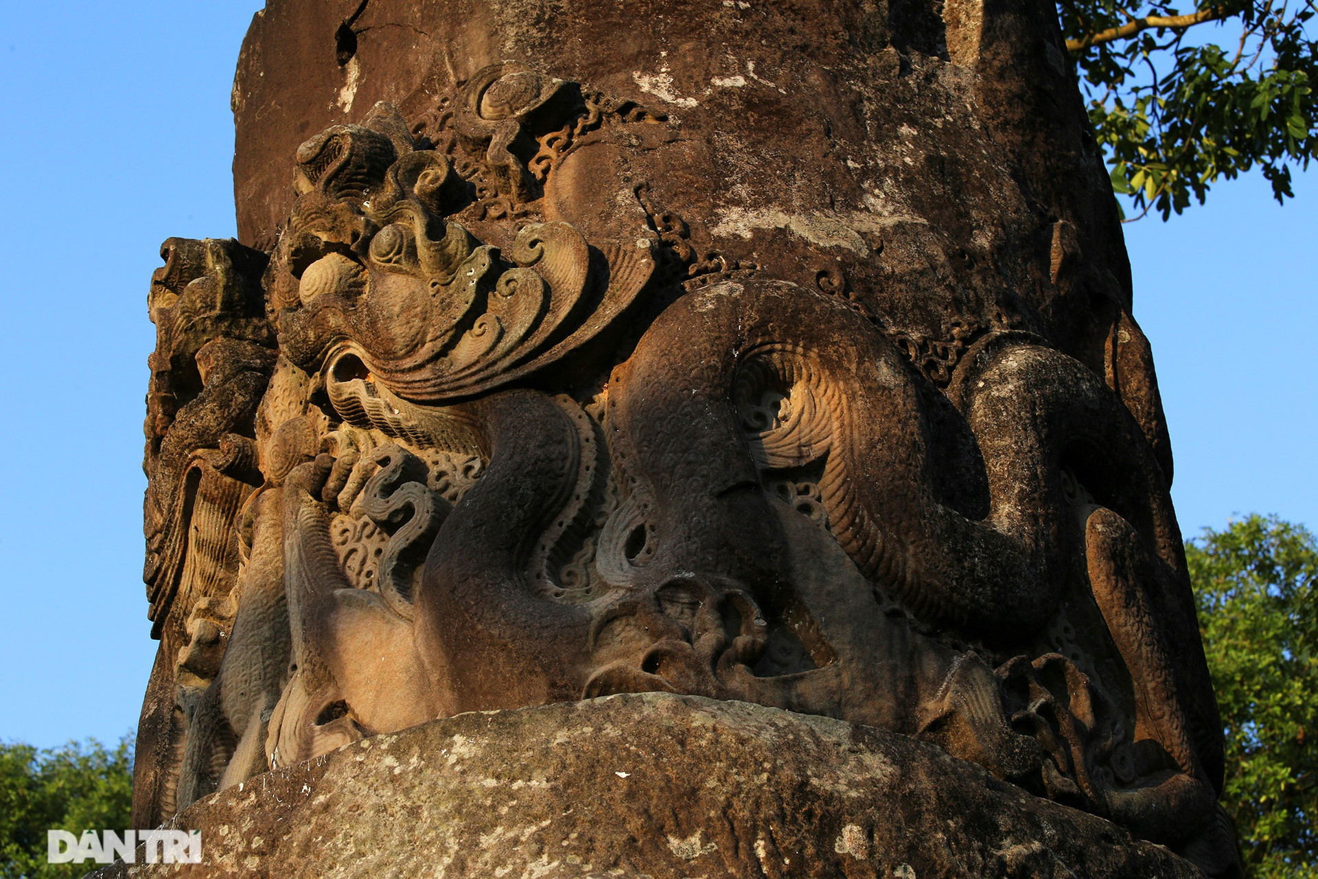 Bí ẩn cột đá nghìn năm tuổi bên sườn núi Đại Lãm, Bắc Ninh - 9