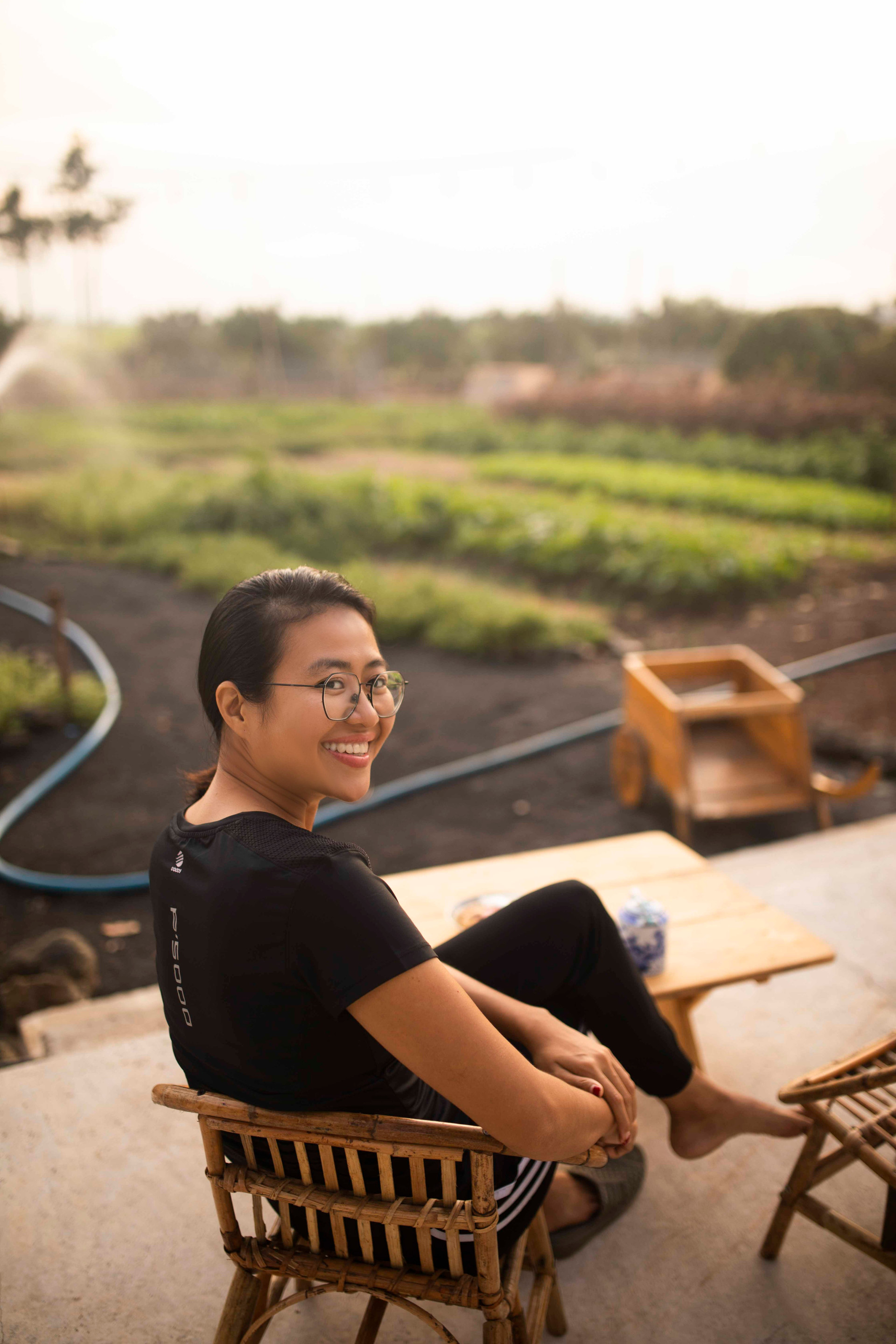 Nữ nhiếp ảnh Sài Gòn bỏ phố về quê, tự làm khu vườn 1ha thơ mộng - 15