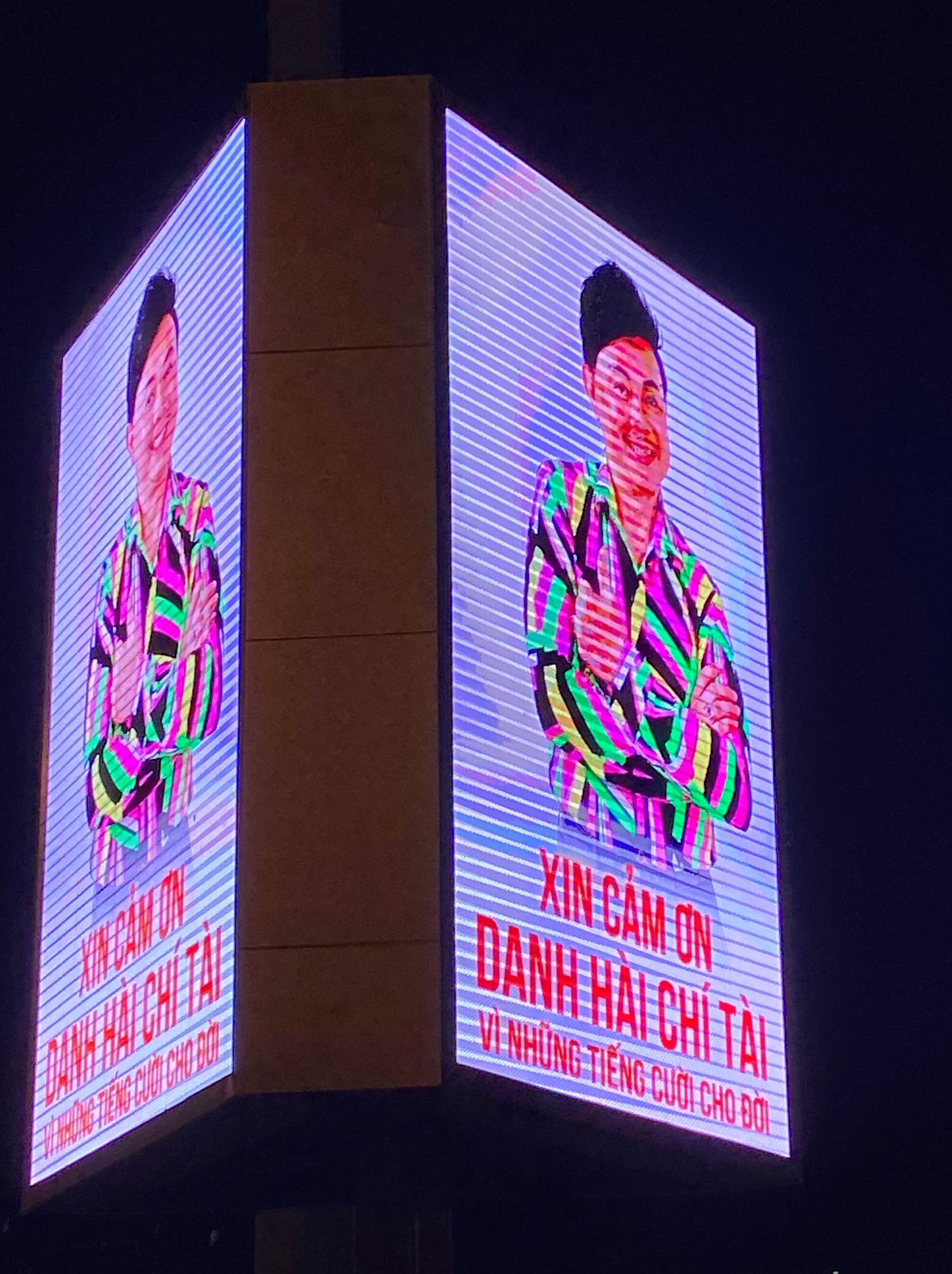 Danh hài Chí Tài được tri ân với biển quảng cáo lớn tại TPHCM - 1