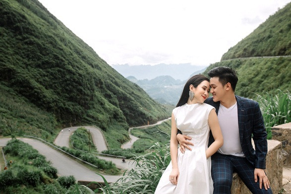 Cặp đôi 9X đi xuyên Việt chụp bộ ảnh cưới để đời - 1