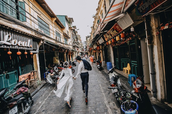 Cặp đôi 9X đi xuyên Việt chụp bộ ảnh cưới để đời - 6