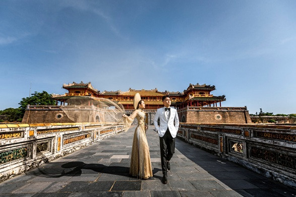 Cặp đôi 9X đi xuyên Việt chụp bộ ảnh cưới để đời - 8