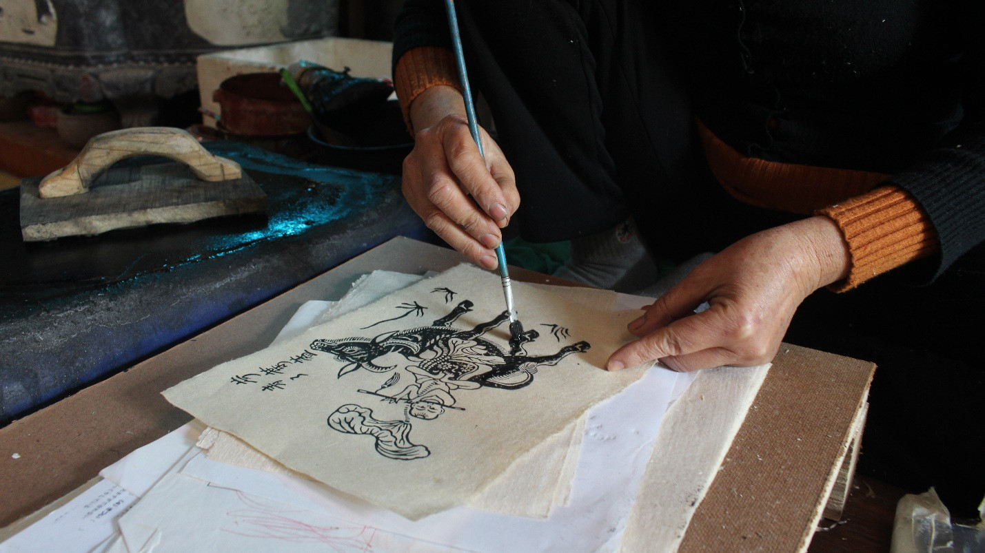 Nữ nghệ nhân dành gần nửa thế kỷ giữ hồn tranh dân gian Đông Hồ - 6