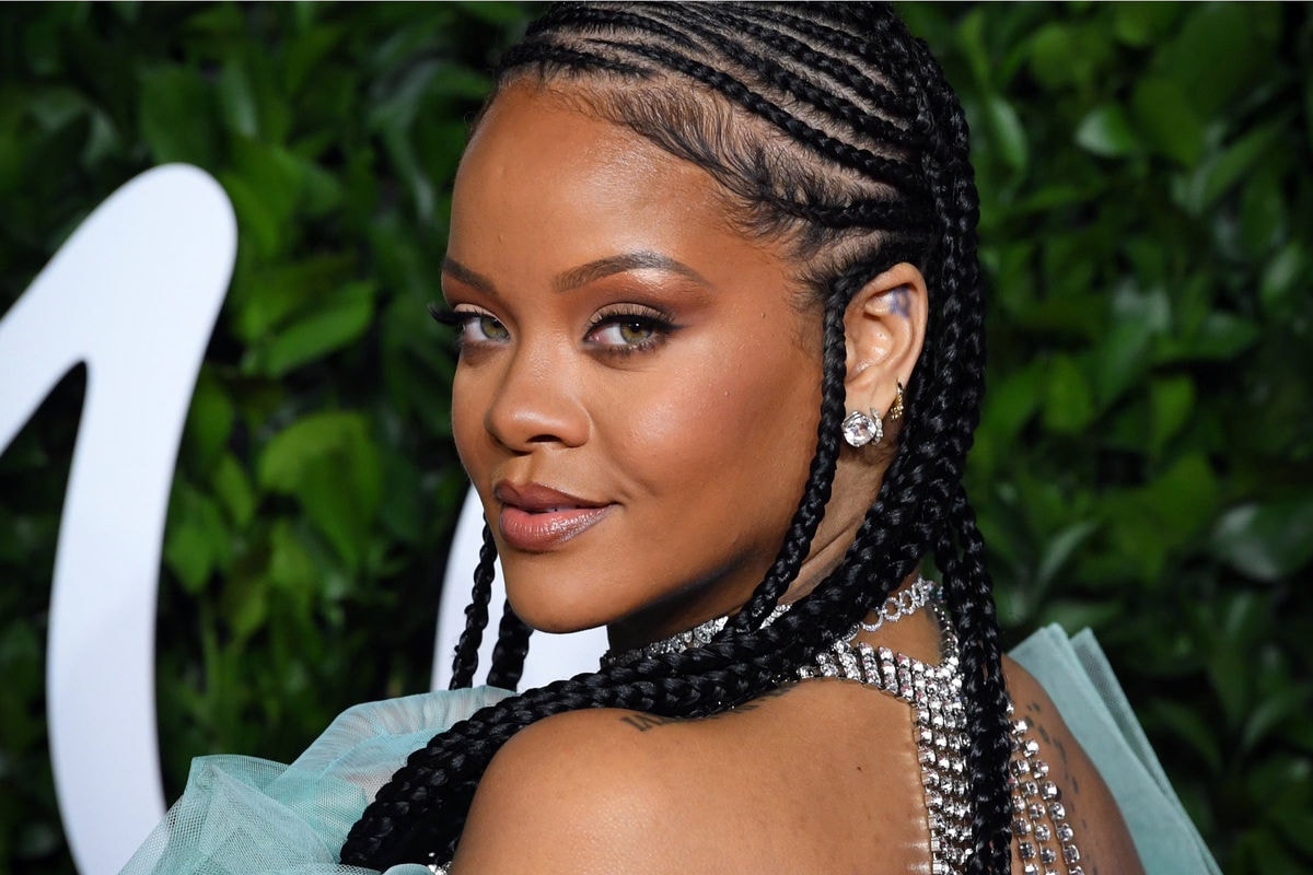 rihanna-naacp-award.jpg