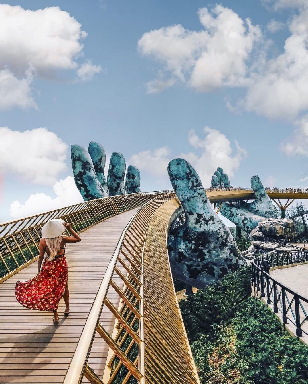 Ái Thủy - nữ kiến trúc sư tạo nên cây Cầu Vàng “made in Vietnam” làm kinh ngạc khắp thế giới và lần đầu nghe kể về ý nghĩa thật sự của đôi bàn tay khổng lồ - Ảnh 6.