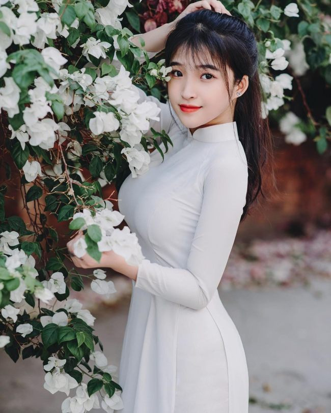 Nữ sinh Đồng Nai mặc áo dài đẹp xuất sắc, diện đồ thường gợi cảm gấp trăm lần - 2