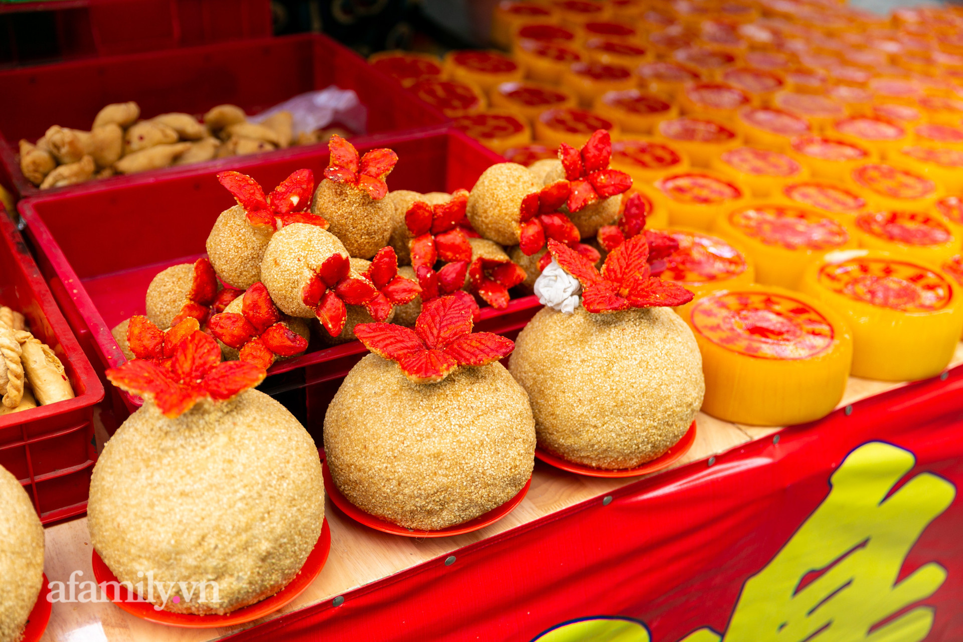 Độc đáo bánh lựu cầu duyên truyền thống của người Hoa ở Sài Gòn: Chỉ bán duy nhất một lần trong năm, 4 người phụ làm hơn 1.000 cái mà bán sạch trong 1 tiếng - Ảnh 20.