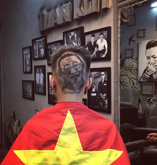 Cuối năm, gặp chàng trai cắt tóc người Việt khiến báo thế giới sửng sốt - 6