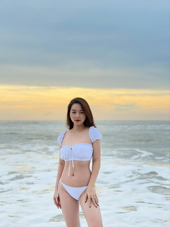 Loạt ảnh bikini nóng bỏng của cô gái mặc áo dài đẹp như Mai Phương Thúy - 7