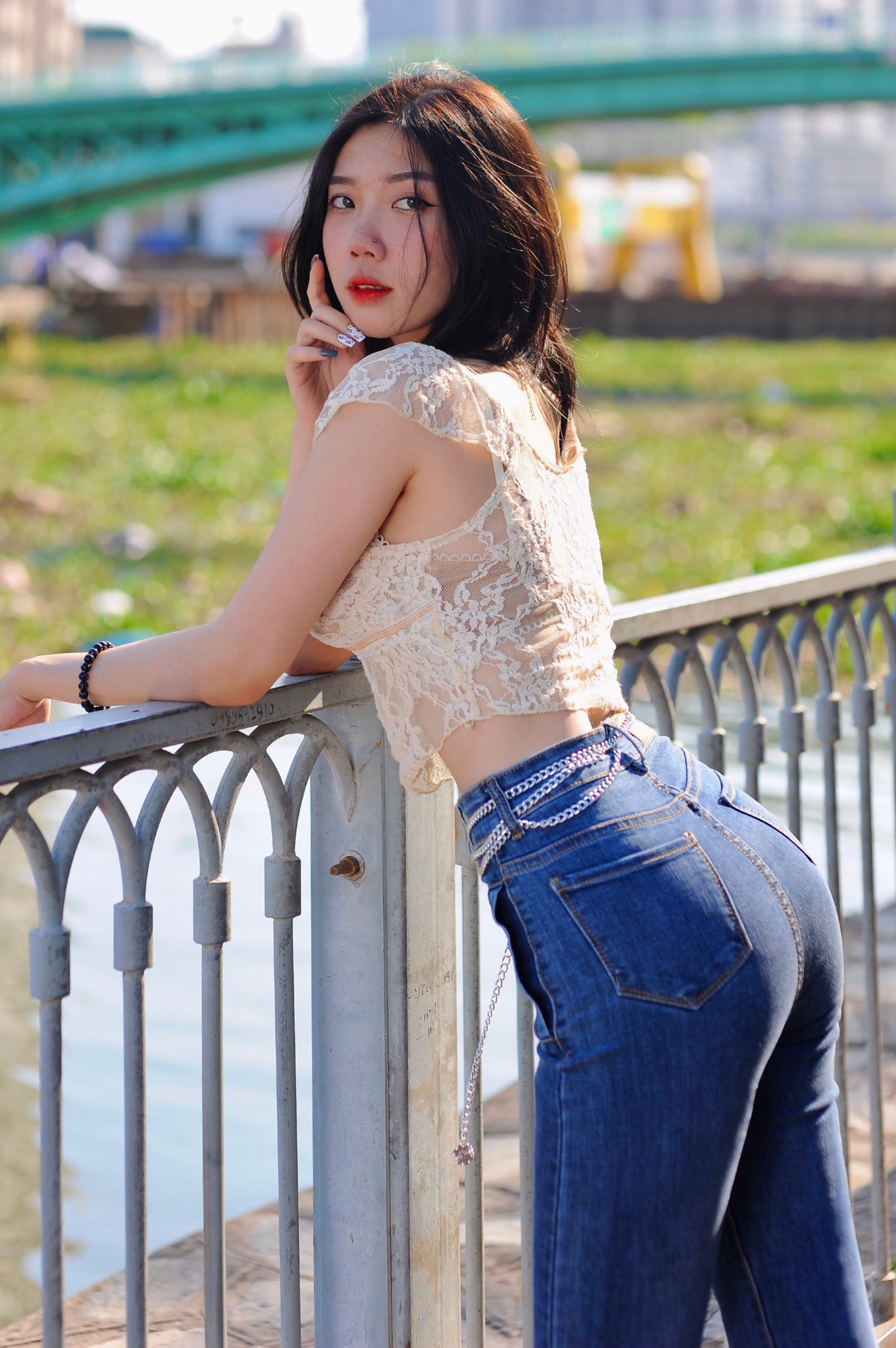 Hot girl Đồng Nai diện đồ gợi cảm, khoe khéo vóc dáng chuẩn đẹp - 7