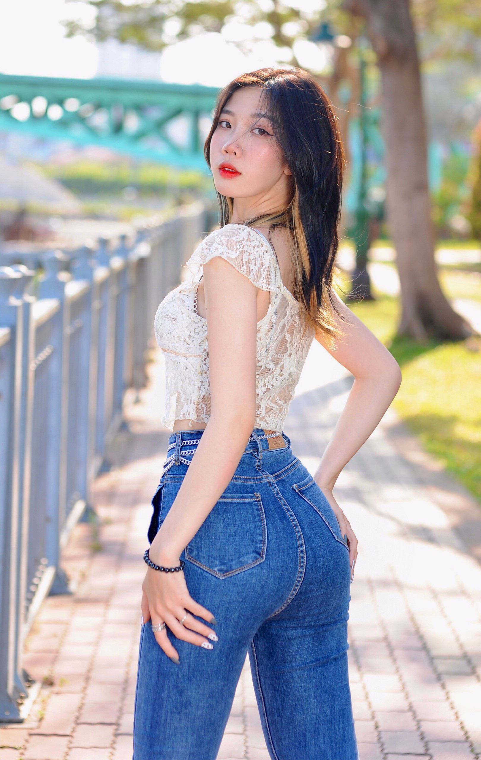 Hot girl Đồng Nai diện đồ gợi cảm, khoe khéo vóc dáng chuẩn đẹp - 6