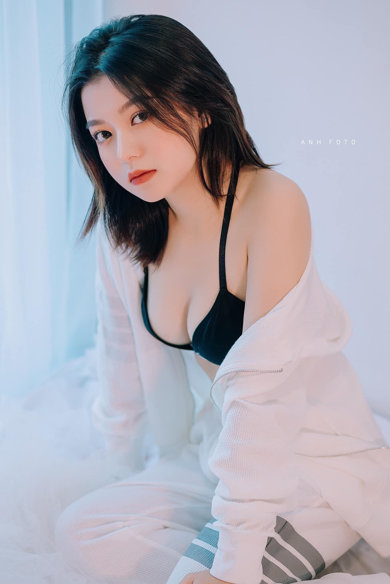 Những khuôn hình sexy mà không phản cảm của hot girl Lạng Sơn - 3