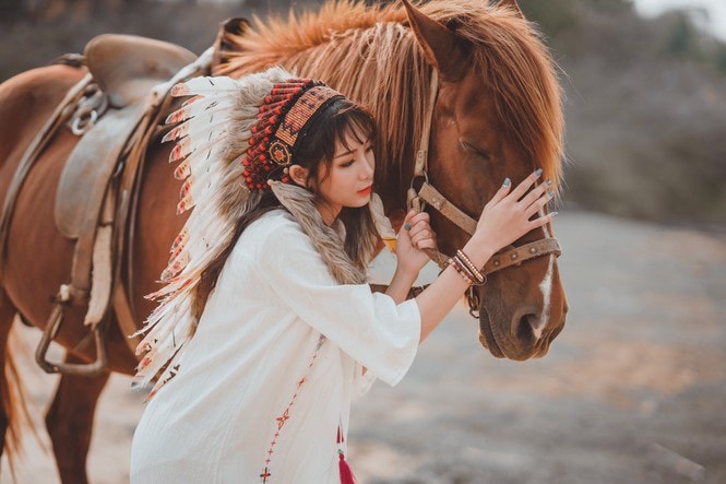 Hồn nhiên và phóng khoáng, cô gái 19 tuổi gây ấn tượng với bộ ảnh Bohemian - 9