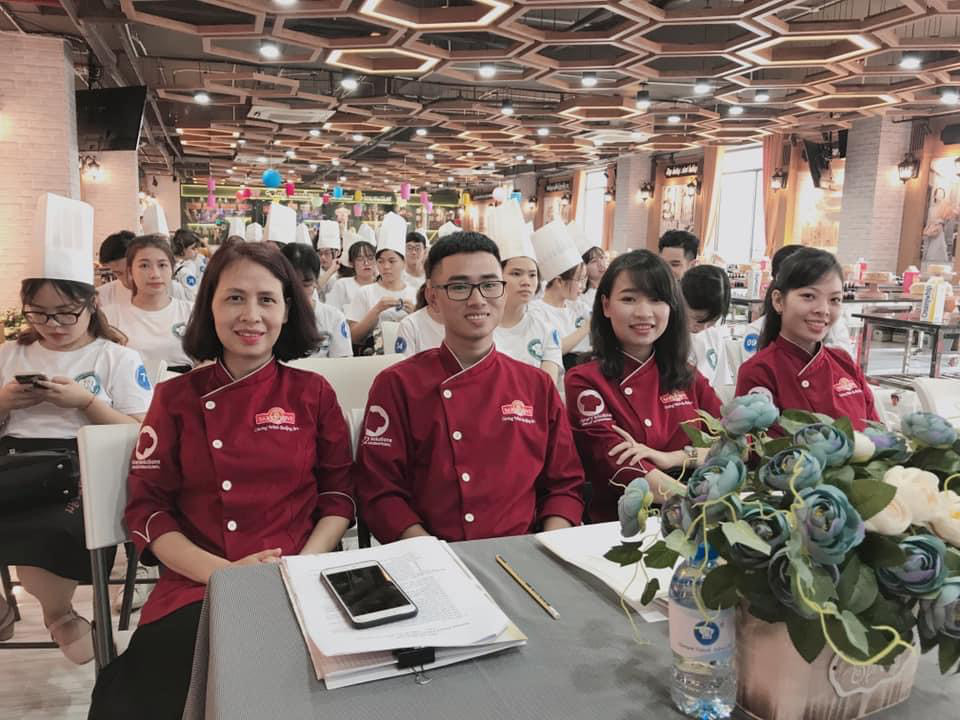 Cô giáo Hằng Híp chia sẻ về nghề làm bánh và khóa học giúp đỡ hàng nghìn người kinh doanh thành công trong đại dịch - Ảnh 2.