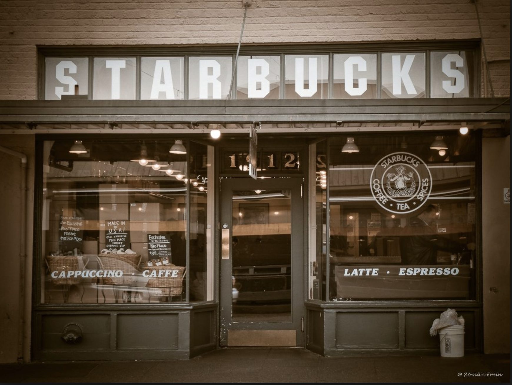 Hành trình từ con số 0 đến thương hiệu “Starbucks” tỷ đô của Howard Schultz: Được học đại học nhưng phải bỏ ngang, có khi phải bán máu để sống qua ngày, thành công gói gọn trong hai gạch đầu dòng - Ảnh 1.