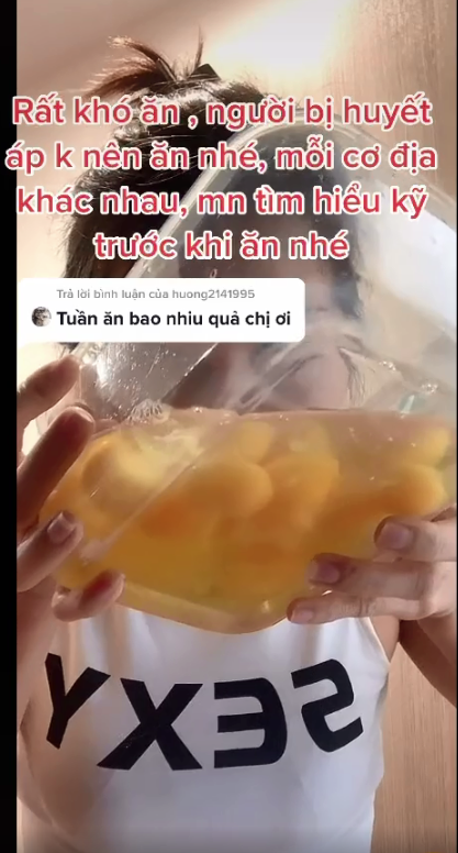 Bà mẹ 35 tuổi ở Hà Nội gây tranh cãi vì thường xuyên ăn 20 - 30 quả trứng gà sống nhanh như uống canh, tiết lộ mục đích cực bất ngờ vì sao lại có thói quen ăn kỳ lạ này - Ảnh 8.