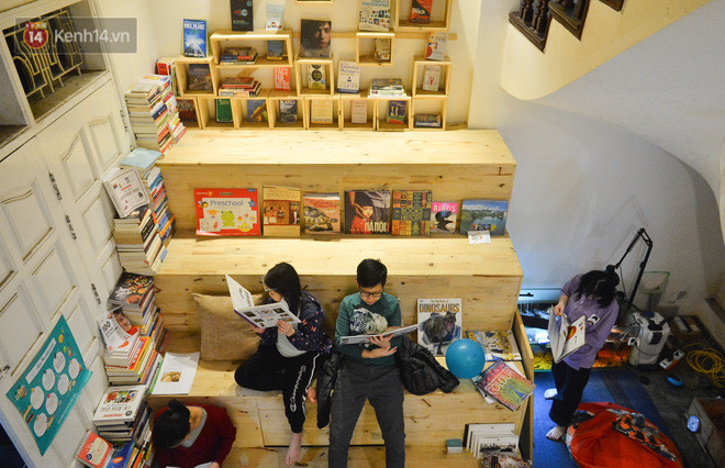 Người đàn ông đi hơn 50 quốc gia, mở thư viện sách miễn phí ở Hà Nội: Nhìn các con thích đọc sách hơn cầm điện thoại là vui rồi - Ảnh 7.