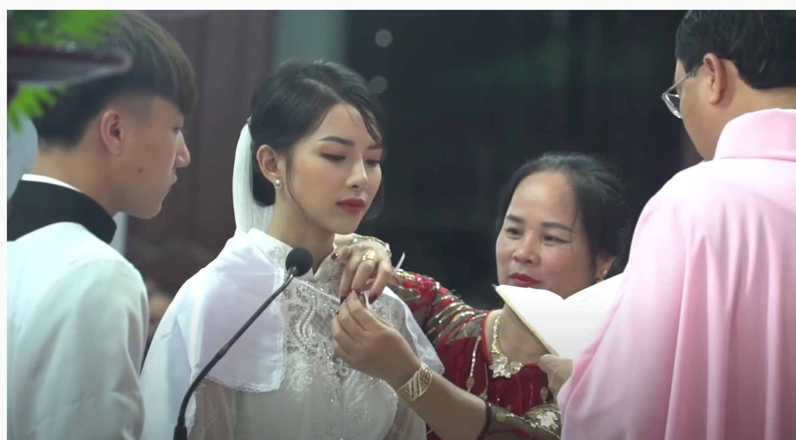 Phan Mạnh Quỳnh cưới hotgirl: Cô dâu diễm lệ, chú rể hát Vợ người ta  - 2