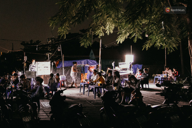 5 điểm tụ tập nổi tiếng của giới trẻ Sài Gòn giờ ra sao giữa mùa dịch: Nơi vắng lặng hơn hẳn, chỗ vẫn tấp nập như thường - Ảnh 21.