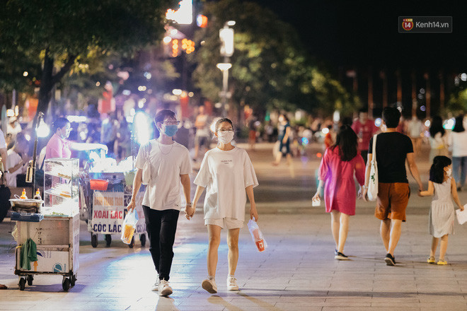 5 điểm tụ tập nổi tiếng của giới trẻ Sài Gòn giờ ra sao giữa mùa dịch: Nơi vắng lặng hơn hẳn, chỗ vẫn tấp nập như thường - Ảnh 32.