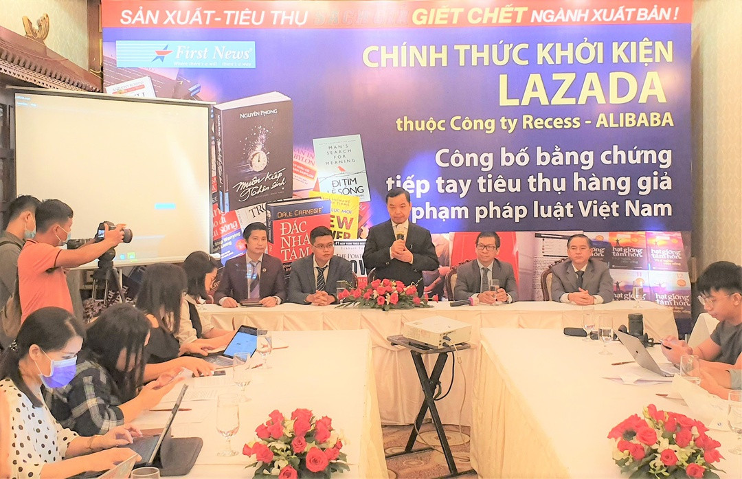 Ngày 9.9.2020, First News - Trí Việt đã tổ chức cuộc họp báo về việc khởi kiện Lazada về hành vi tiếp tay buôn bán số lượng lớn sách giả ra thị trường /// Ảnh: Quỳnh Trân