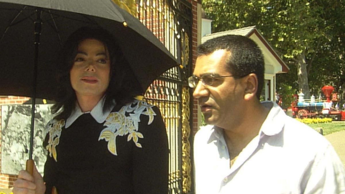 3_michael-jackson-and-martin-bashir.jpg