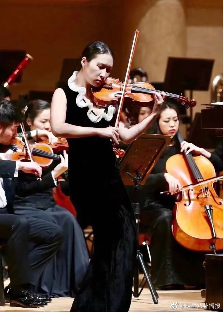 Nữ nghệ sĩ violin trẻ tài năng của Trung Quốc nhảy lầu tự vẫn - 1