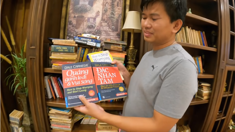 2 cuốn sách gối đầu nằm của triệu phú người Mỹ gốc Việt Vương Phạm - Ảnh 5.