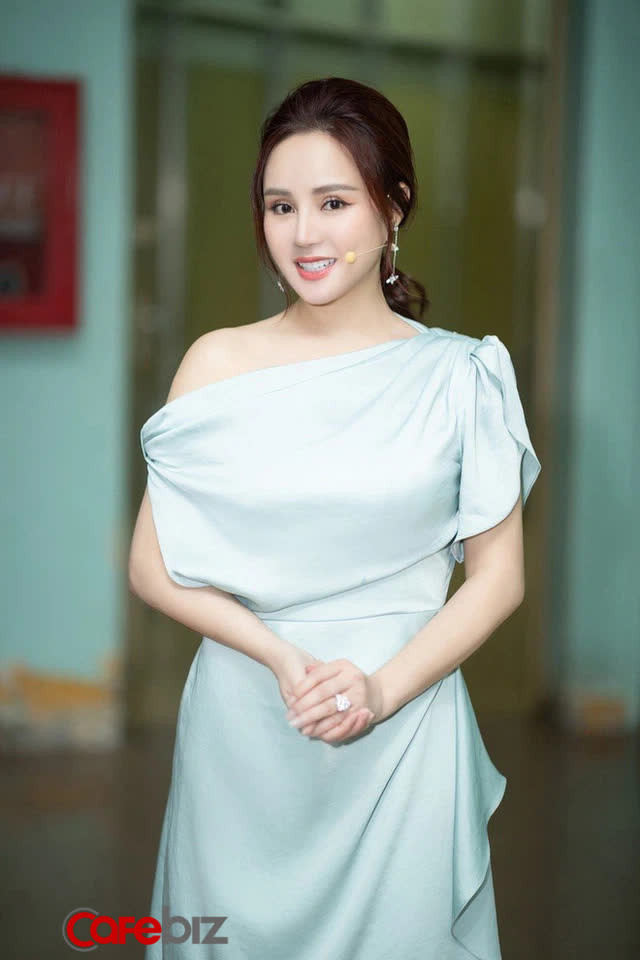 Ca sĩ Vy Oanh chính thức khởi kiện nữ đại gia Nguyễn Phương Hằng - Ảnh 2.