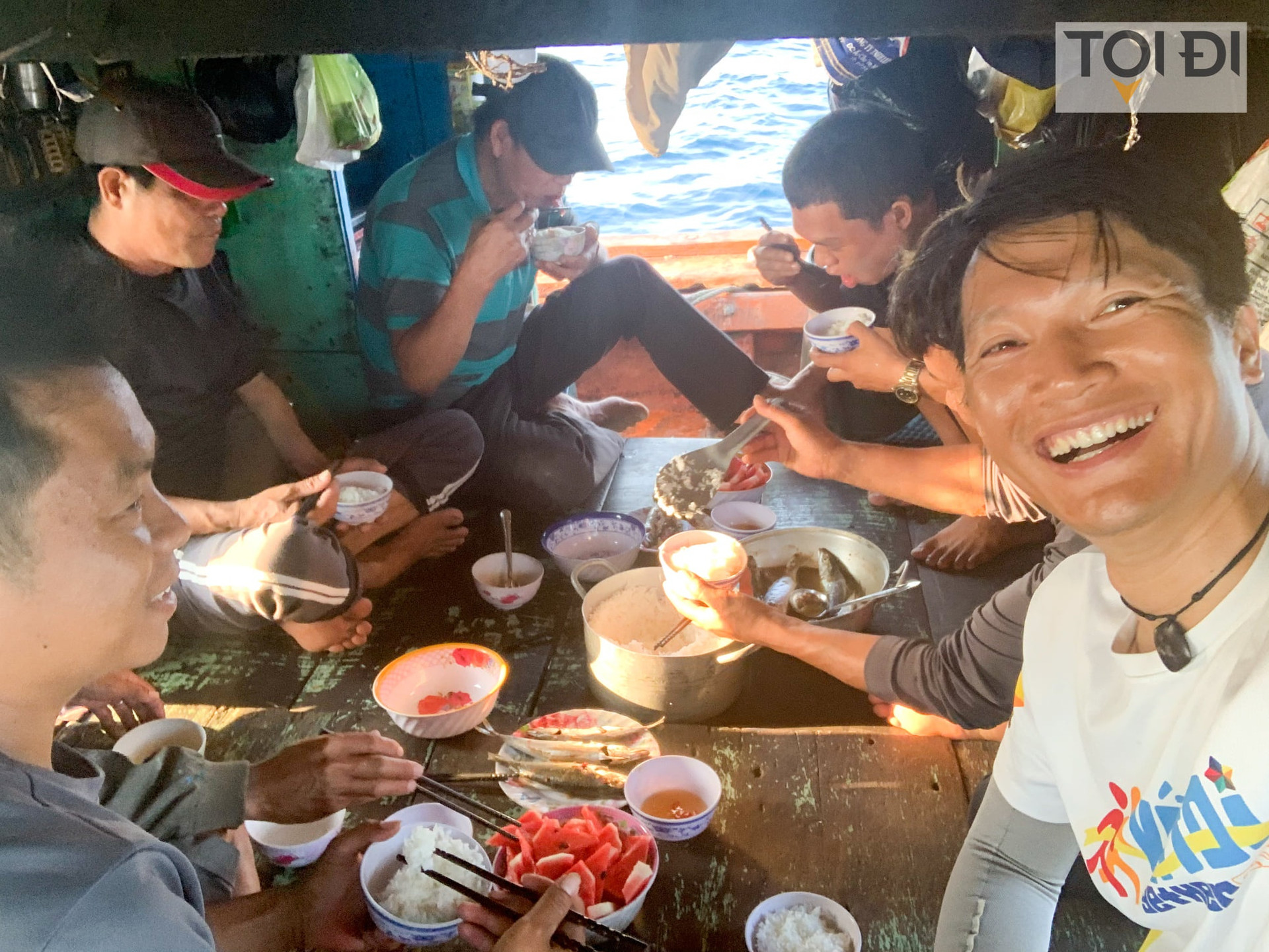 Rong ruổi 3071km, chàng trai Hà Nội đạp xe xuyên Việt quyên góp tiền giúp người khiếm thị - Ảnh 3.