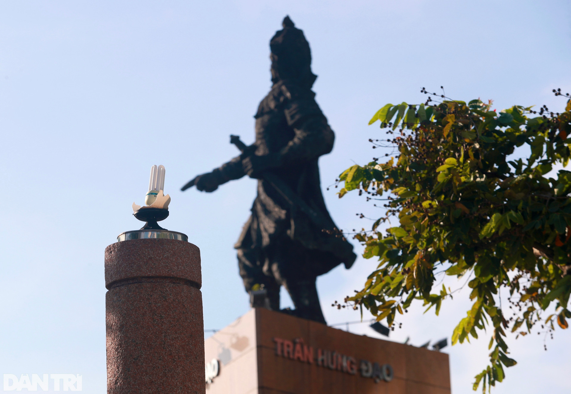 Cận cảnh khu tượng đài Trần Hưng Đạo xuống cấp sắp được thay áo mới - 11