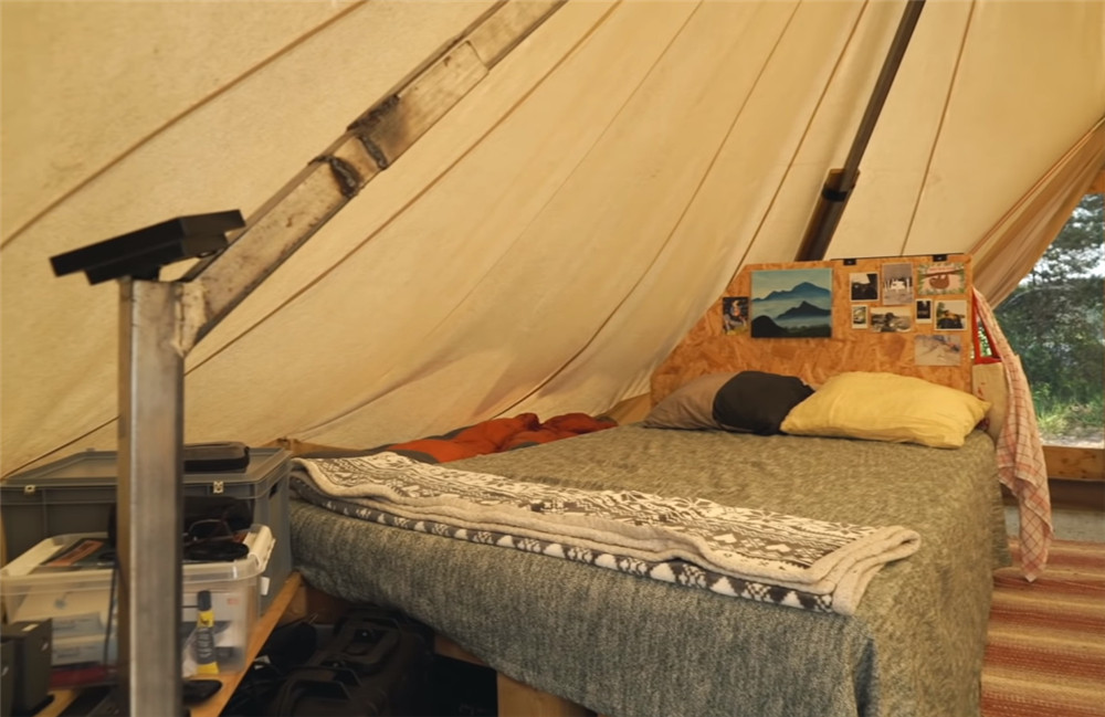 Cặp vợ chồng 8X dựng một chiếc lều 20 mét vuông trên mặt nước, cùng nhau sống cuộc sống trôi nổi tự do tự tại - Ảnh 15.