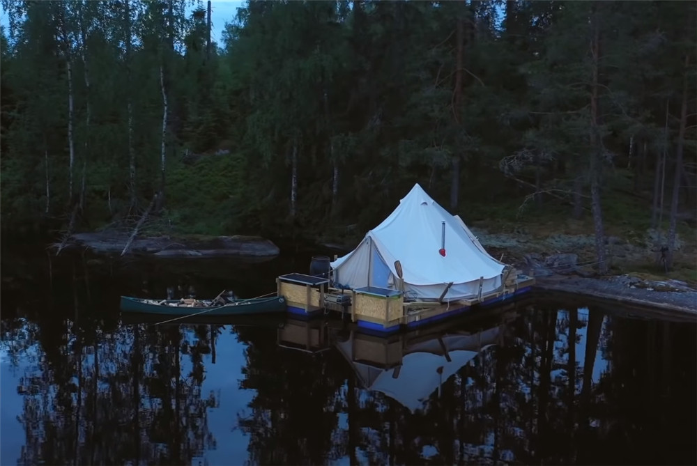 Cặp vợ chồng 8X dựng một chiếc lều 20 mét vuông trên mặt nước, cùng nhau sống cuộc sống trôi nổi tự do tự tại - Ảnh 48.
