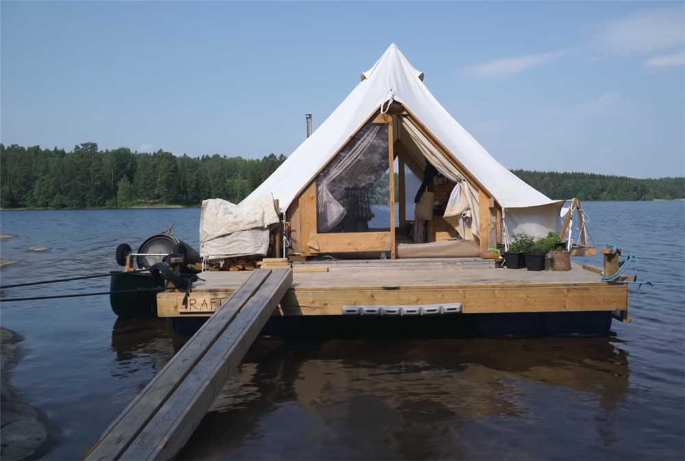 Cặp vợ chồng 8X dựng một chiếc lều 20 mét vuông trên mặt nước, cùng nhau sống cuộc sống trôi nổi tự do tự tại - Ảnh 12.