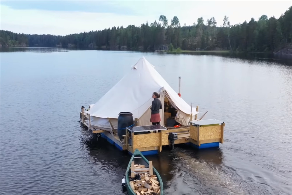 Cặp vợ chồng 8X dựng một chiếc lều 20 mét vuông trên mặt nước, cùng nhau sống cuộc sống trôi nổi tự do tự tại - Ảnh 11.