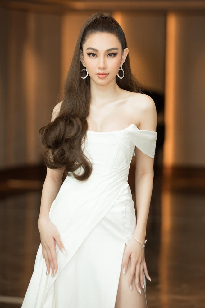 Hoa hậu Tiểu Vy bật khóc, xin lỗi người đẹp Thùy Tiên trên sóng truyền hình - 3