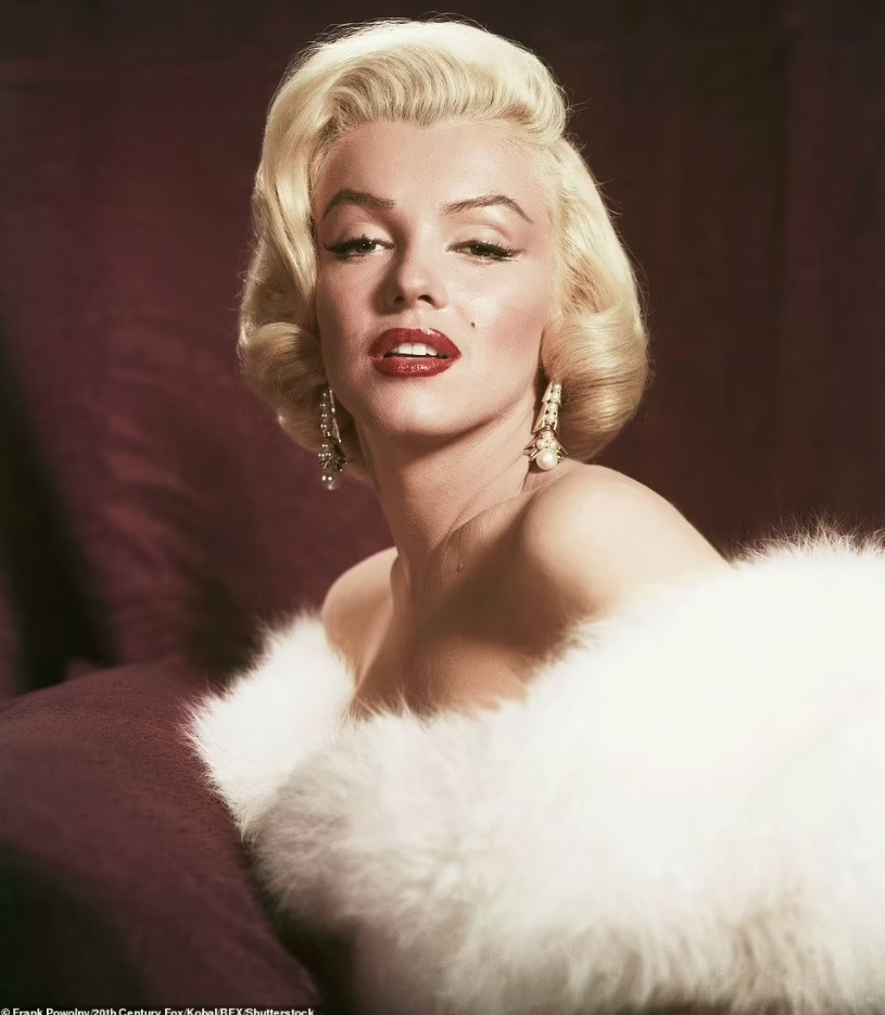 Madonna bị chỉ trích vì tái hiện lại cảnh tượng Marilyn Monroe qua đời - 6